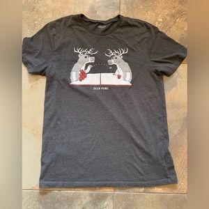 Old Navy holiday shirt. Size M.